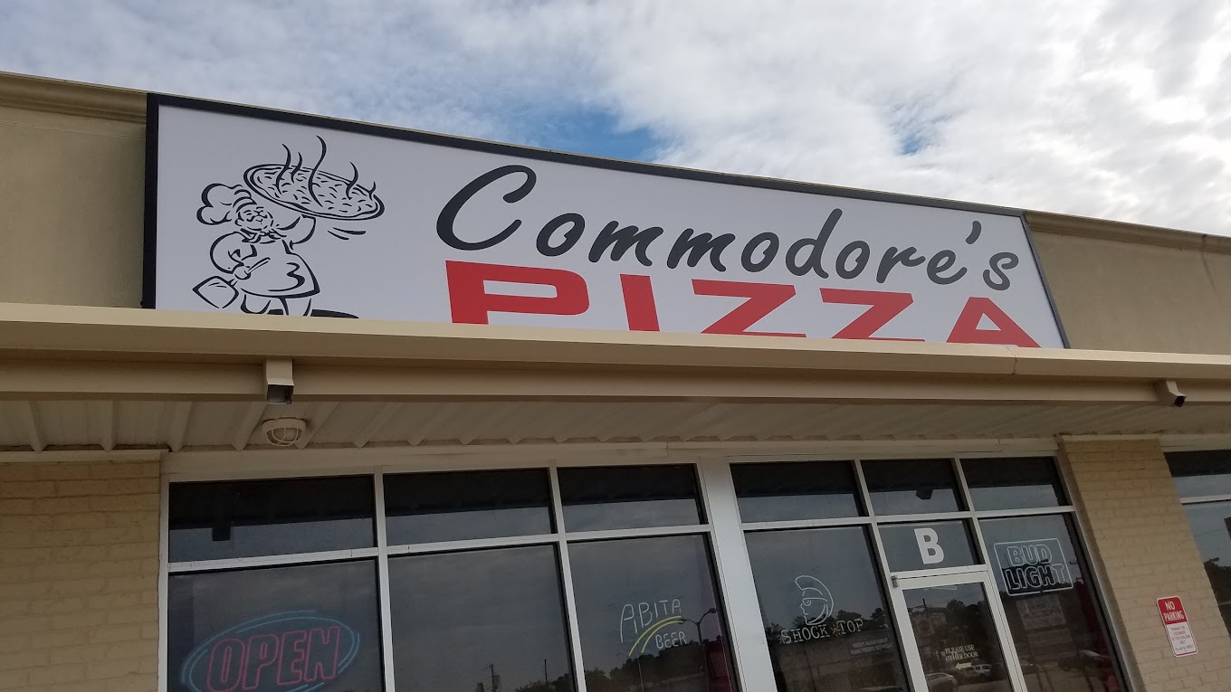 Commodore's Pizza